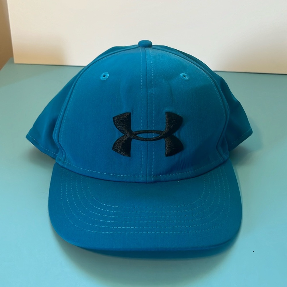Under armour men’s heat gear blue snap back hat
